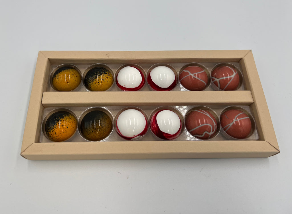 Epicurean Milk & White Chocolate Christmas Collection x12